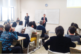 Sn.Tayfun Pırpır ve Sn.Latif Sesli öğrencilerimizle sektörel bilgilerini paylaştılar