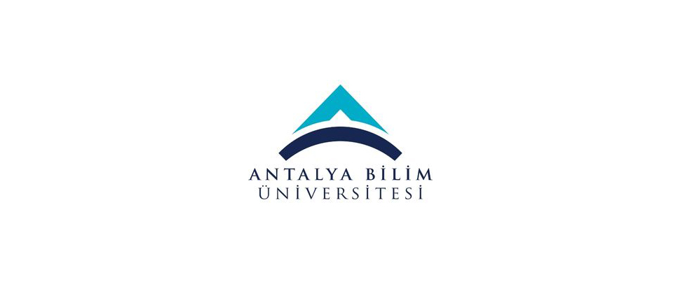 Dr. Öğr. Üyesi Hülya Aybek, Dr. Öğr. Üyesi Esin Bölükbaş Dayı ve Arş. Gör. Serim Aygen Kiştin Başarısı