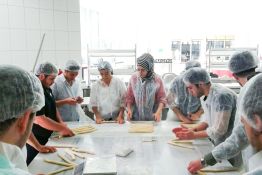 Gastronomi  hazırlık sınıfı öğrencilerimiz "Ekmek ve Pastacılık" atölyesine katıldılar